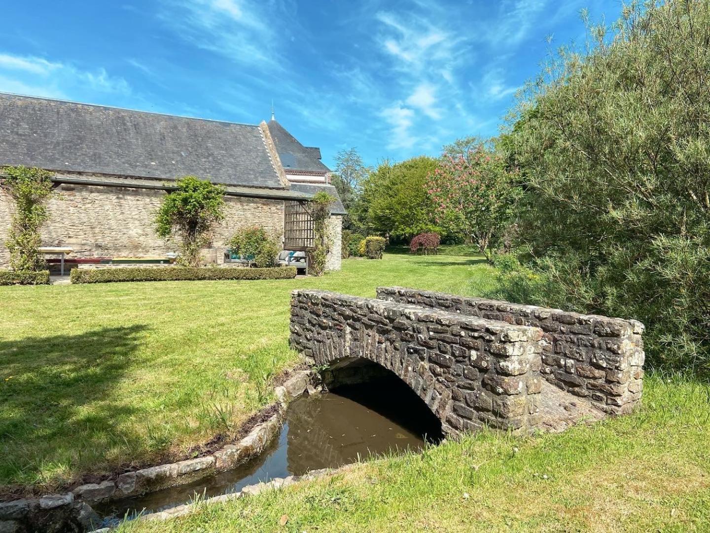 Chambres D'Hotes & Gites - Domaine Les Sources Portbail Exteriör bild