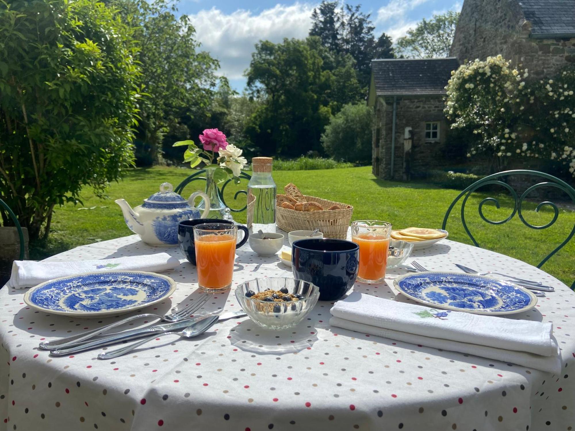 Chambres D'Hotes & Gites - Domaine Les Sources Portbail Exteriör bild