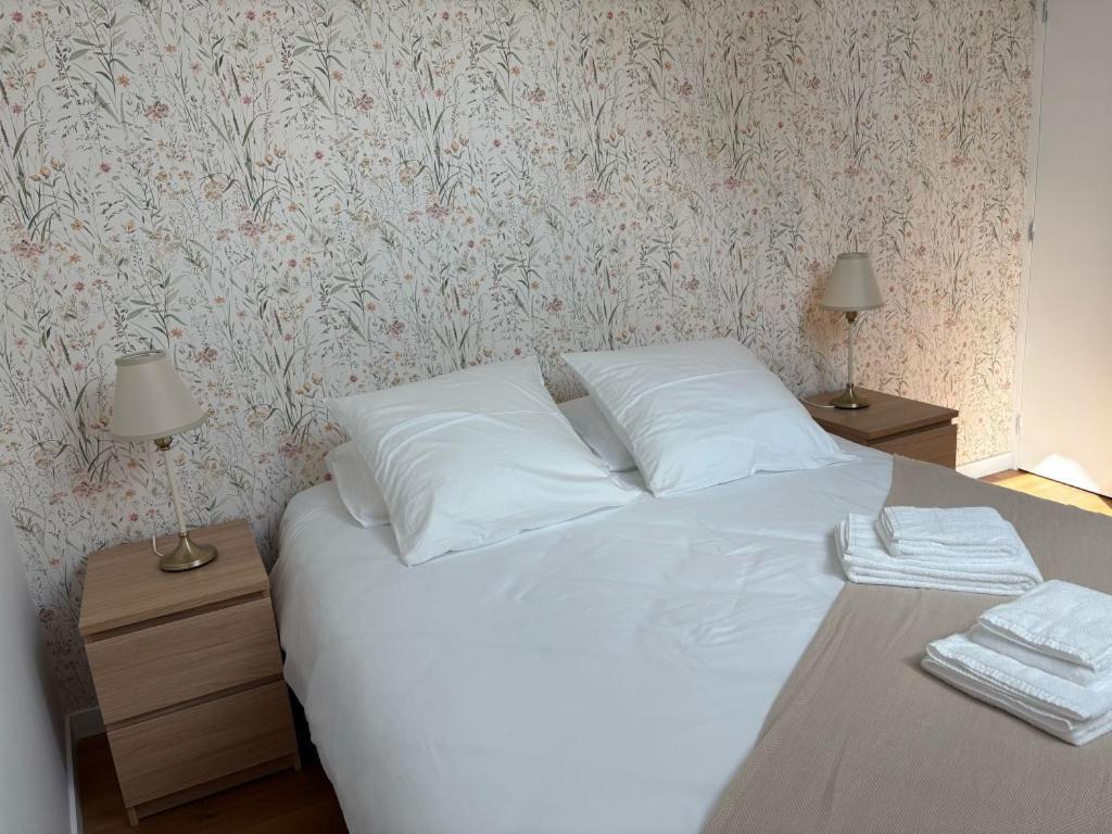 Chambres D'Hotes & Gites - Domaine Les Sources Portbail Exteriör bild