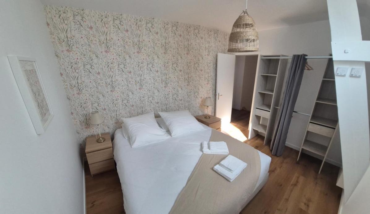 Chambres D'Hotes & Gites - Domaine Les Sources Portbail Exteriör bild