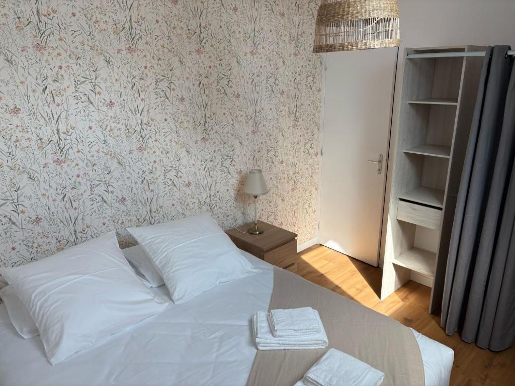 Chambres D'Hotes & Gites - Domaine Les Sources Portbail Exteriör bild