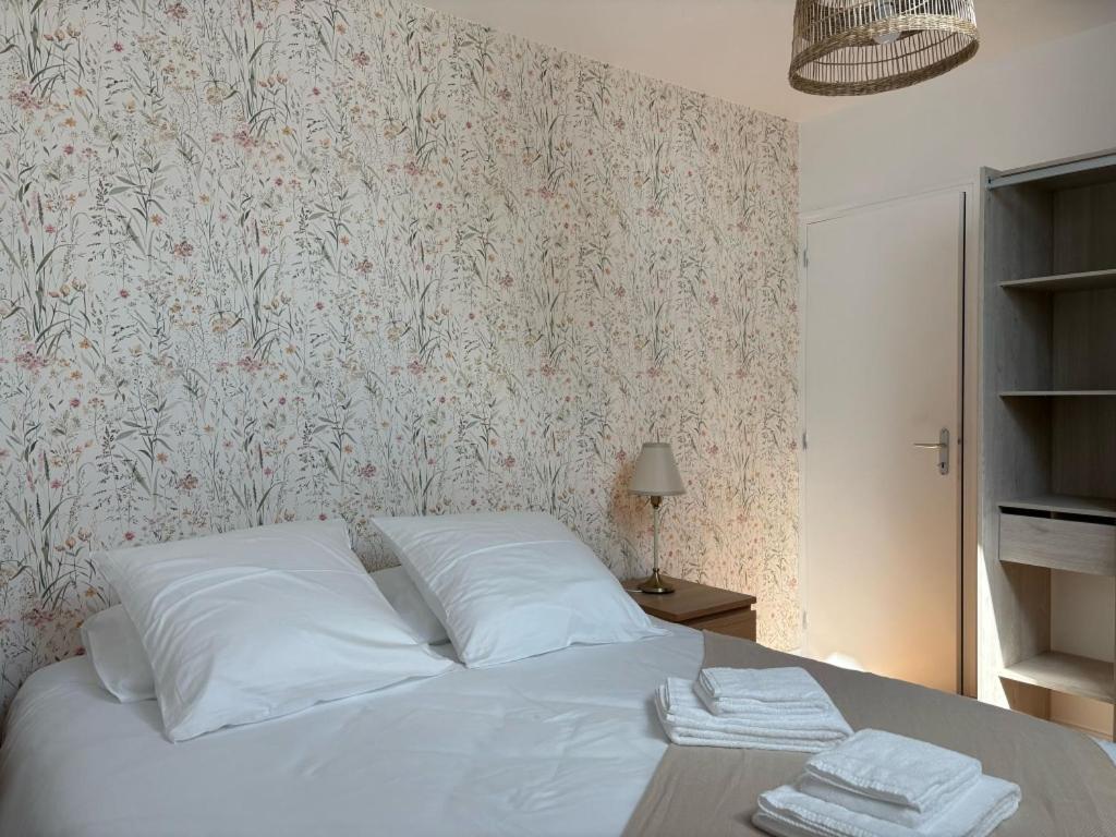 Chambres D'Hotes & Gites - Domaine Les Sources Portbail Exteriör bild